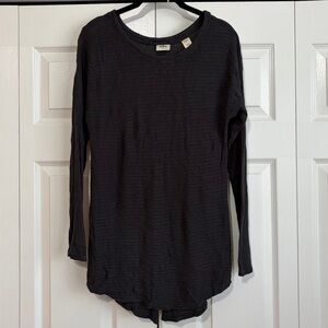 Daytrip Back Slit Charcoal Long Sleeve Tunic Top